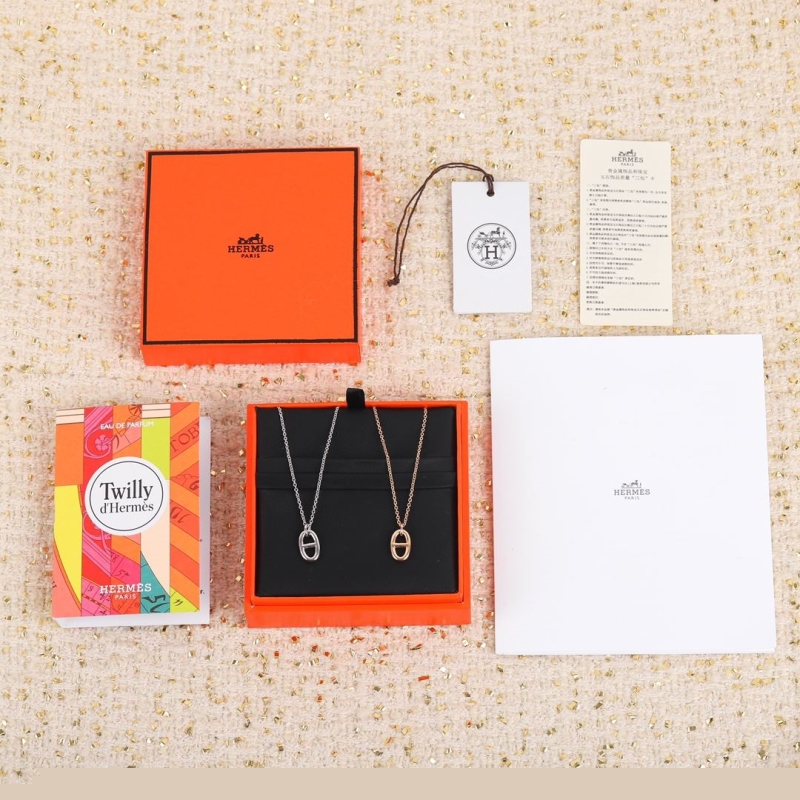 H**mes necklaces